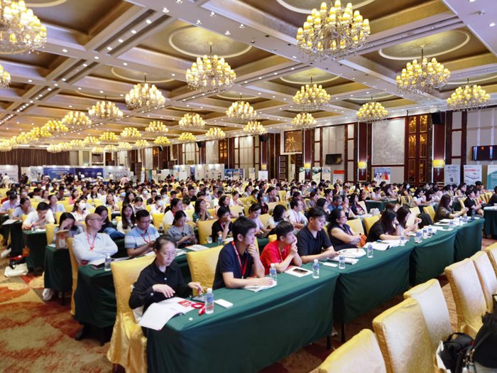 第十四屆藥品質(zhì)量安全大會首日盛況直擊，億天凈化精彩亮相！